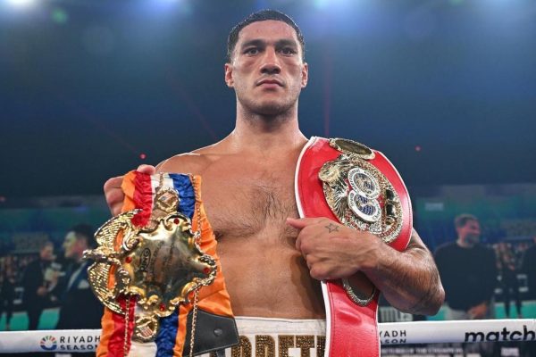 Boxing great’s advice in ‘threat’ Opetaia’s title chase